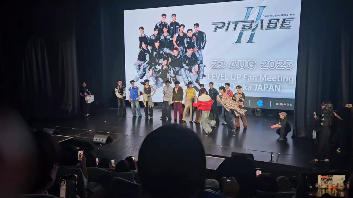 Pitbabe 2025 サイン入りポスター 大阪ファンミ Pitbabe 2025 サイン入りポスター 大阪ファンミ Pitbabe 2025 サイン