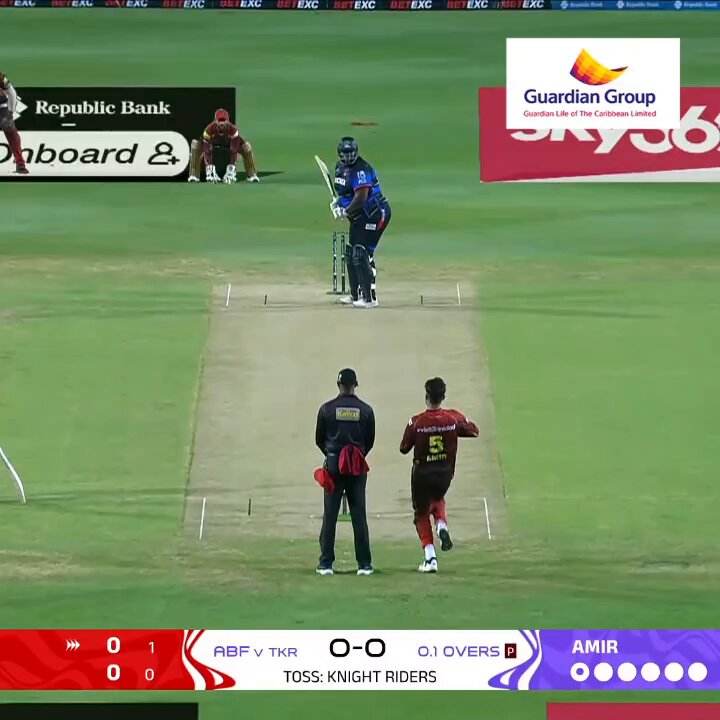 Double strike from Mohammed Amir Picture