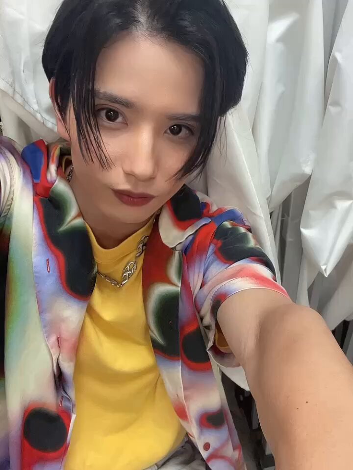世が世なら!!! 添田陵輔 直筆サイン入りパネル 添田陵輔（世が世なら!!!） (@ryosuke_yogayo) / X