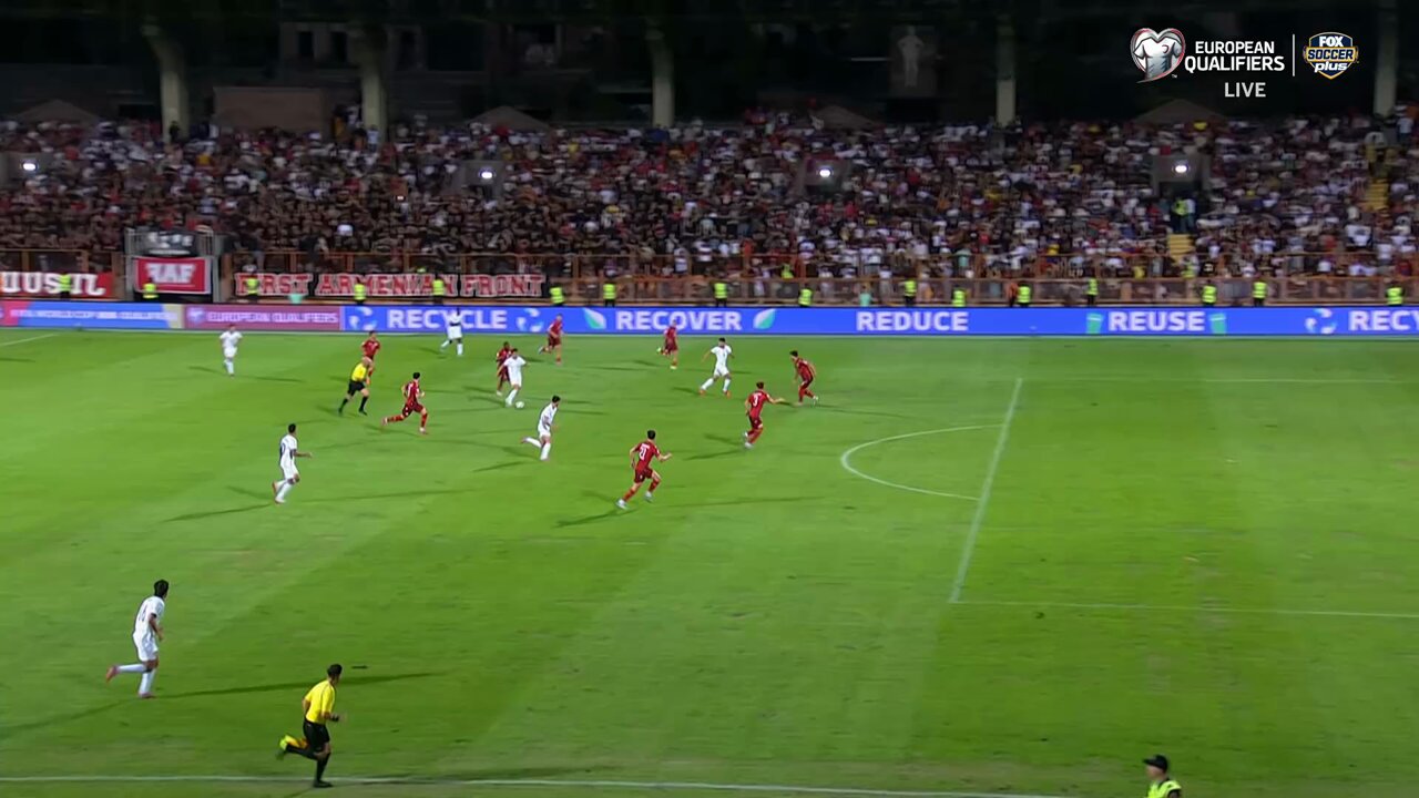 João Félix flicks this one in to secure his second of the match for Portugal 🇵🇹