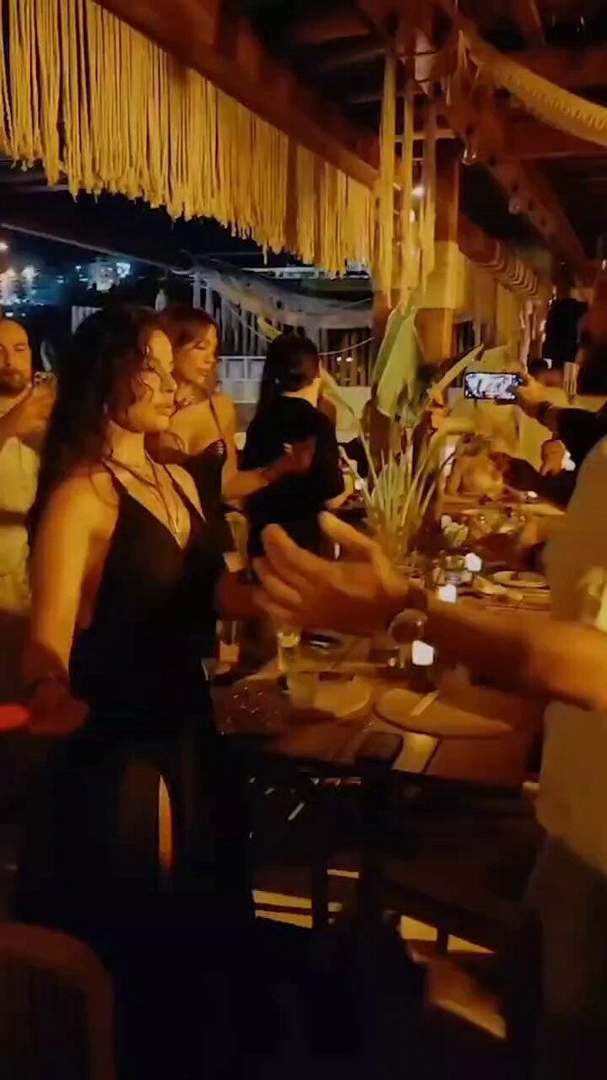 نادين نسيب نجيم ومعتصم النهار يؤديان رقصة زهرة وأنس من مسلسل صالون زهرة في عيد ميلاد جو بوعيد 