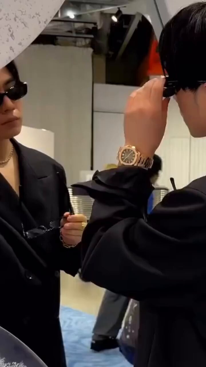 即購入可能　登坂広臣 即購入可能】美品 登坂広臣同色同型着用コールブラックイーグルT