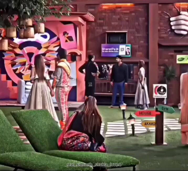 Aisa contestant chahiye tha baseer Picture