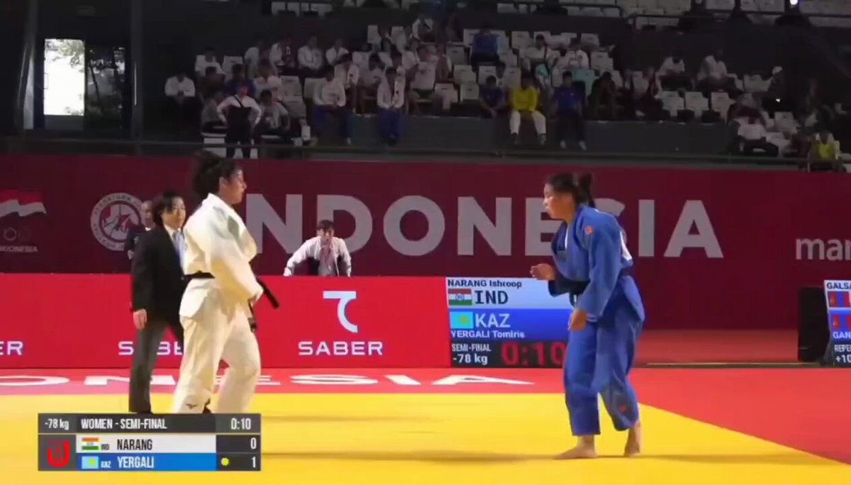 Surprisingly, she won the silver Picture