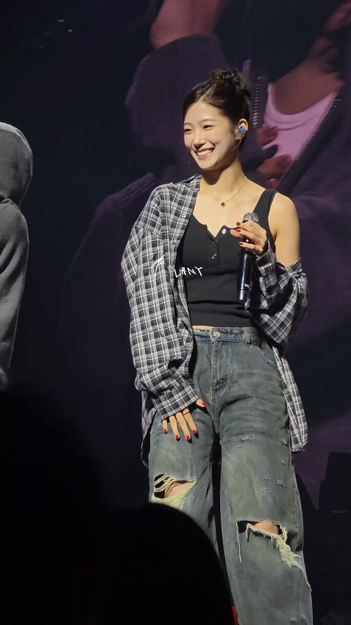 最安値 LE SSERAFIM kazuhaユニフォーム 最安値 LE SSERAFIM kazuha