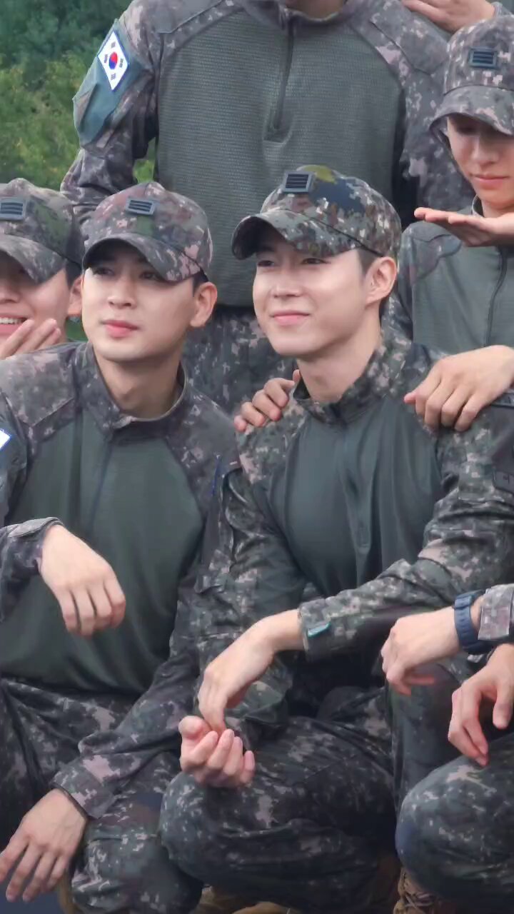 セプクサンサ　ダウォン　社員証　SF9 セプクサンサ ダウォン 社員証 SF9 - メルカリ