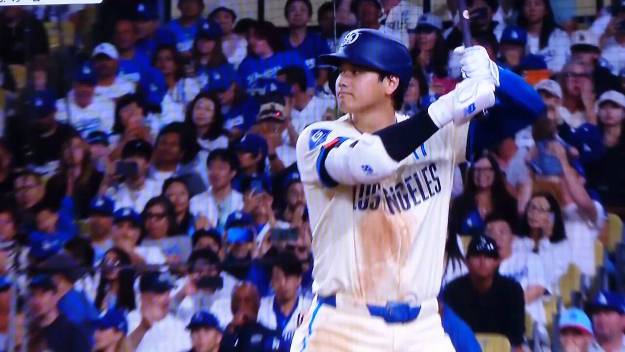 翔平です。 Shohei Ohtani] High-five incident! The Padres fan was