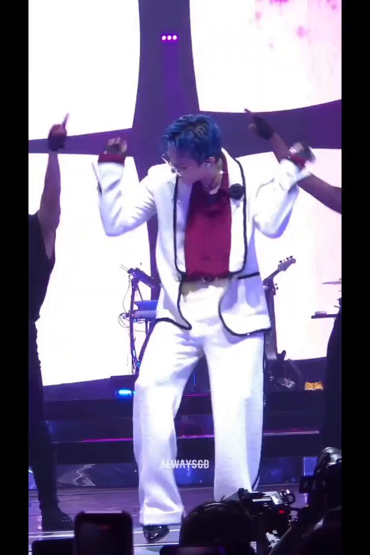 G-DRAGON 東京 展示会 限定 カード $_57.JPG?set_id=880000500F