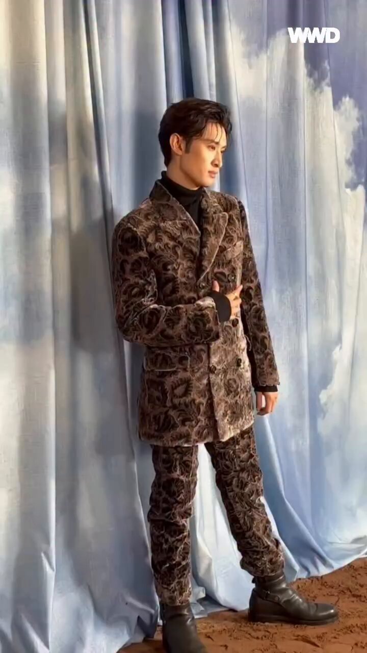 向井康二さん私服同タイプBURBERRY コットンポロシャツ 水色 XS 向井康二さん私服同タイプBURBERRY コットンポロシャツ 水色 XS
