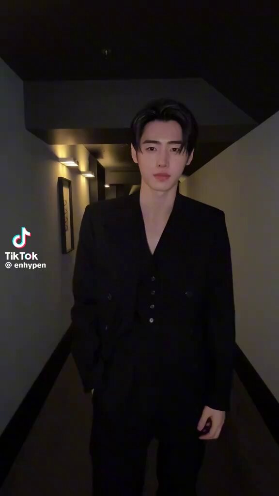 ENHYPENMANiFESTOS/S-SHIRT（BK_L） ENHYPEN HEESEUNG Merch V-Neck Shirts Baseball Jersey Shirt
