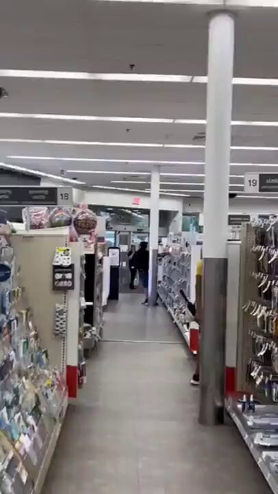 【のん】　　のん様に盗まれた商品になります。　のんを訴えます。 Dfu6EtWVQAAMPcZ.jpg:small