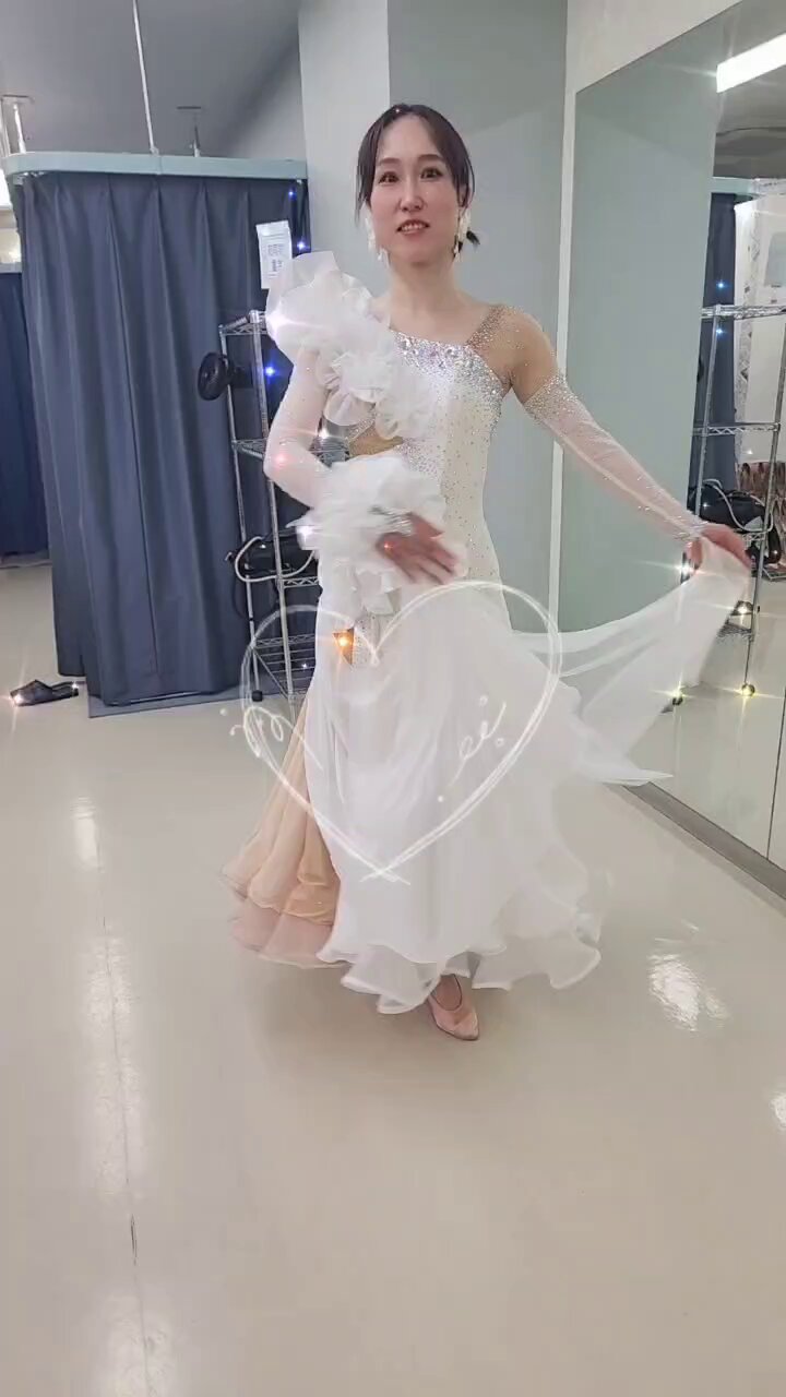 白樺ドレス　ラテンドレス　白　ホワイト 社交ダンス衣装・社交ダンスドレスのジルバ /ラテンドレス 0123