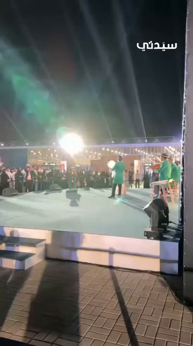 في اليوم السادس لمعرض الرياض الدولي للكتاب 2025 .. هيئة المسرح والفنون الأدائية تمتع الزوار بعروض موسيقية من الثقافة الأوزبكية  