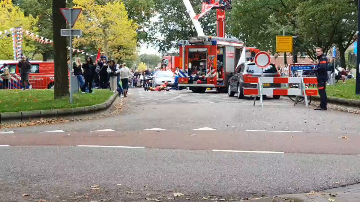 Persoon aangereden door auto op Gen Maczekplein