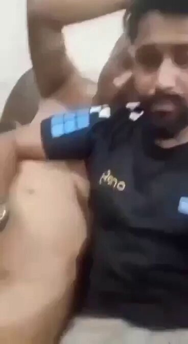 Egri chiziqli etuk ayollarning porno fotosuratlari