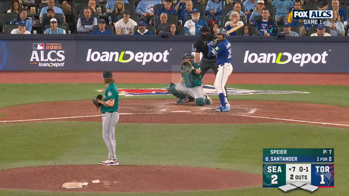 Randy Arozarena snags the sinking line drive to end the 7th!

📺: FOX 