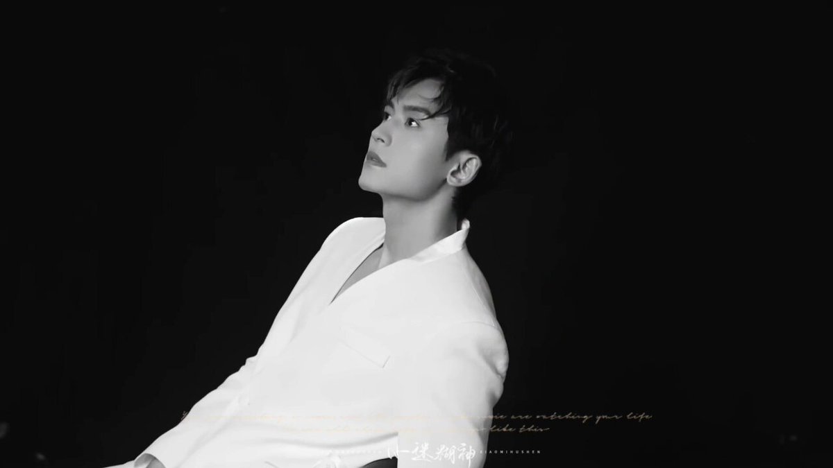 希少 張哲瀚 龚俊 写真集　15 山河令✯皓衣行𝗠𝗲𝗴𝘂 on X: 