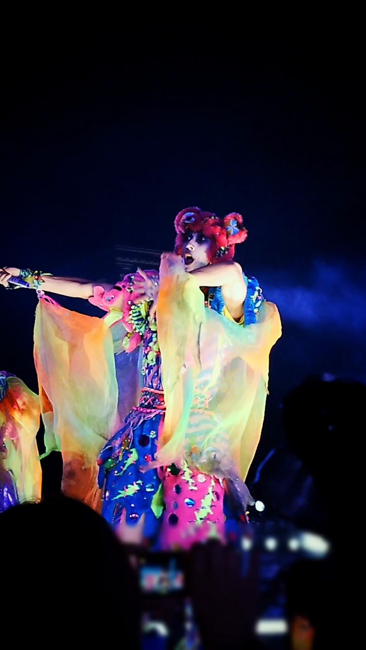 オオカミとしずかな月夜のナイトマーチ オオカミとしずかな月夜のナイトマーチ かさね