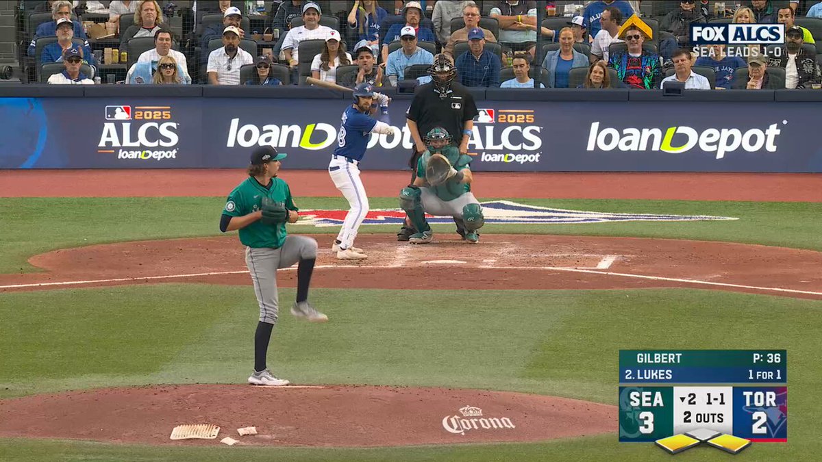This game is tied! Nathan Lukes comes through!

📺: FOX/FS1 