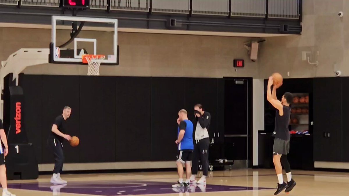 Devin Booker morning shootaround. #Suns 