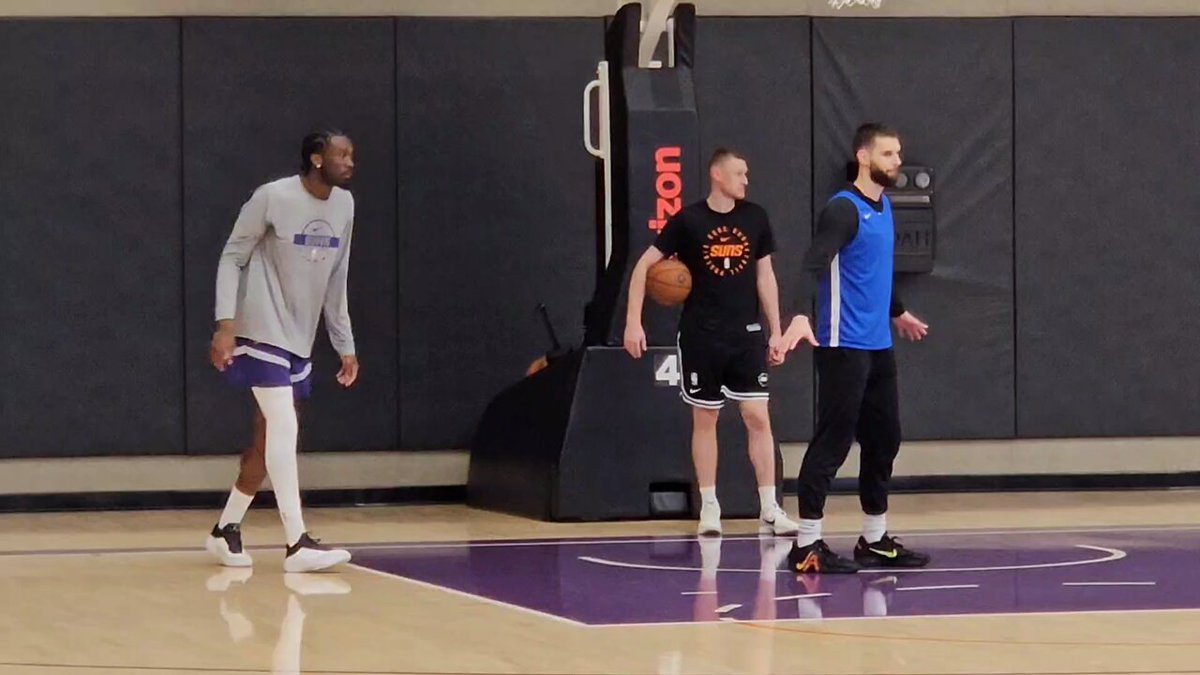 Mark Williams getting some work in after shootaround. #Suns 