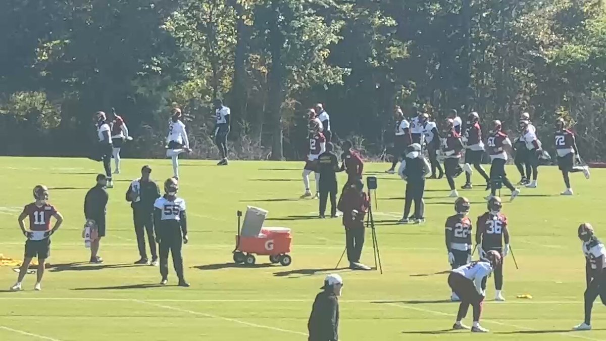 Deebo Samuel getting early work in during stretching. 