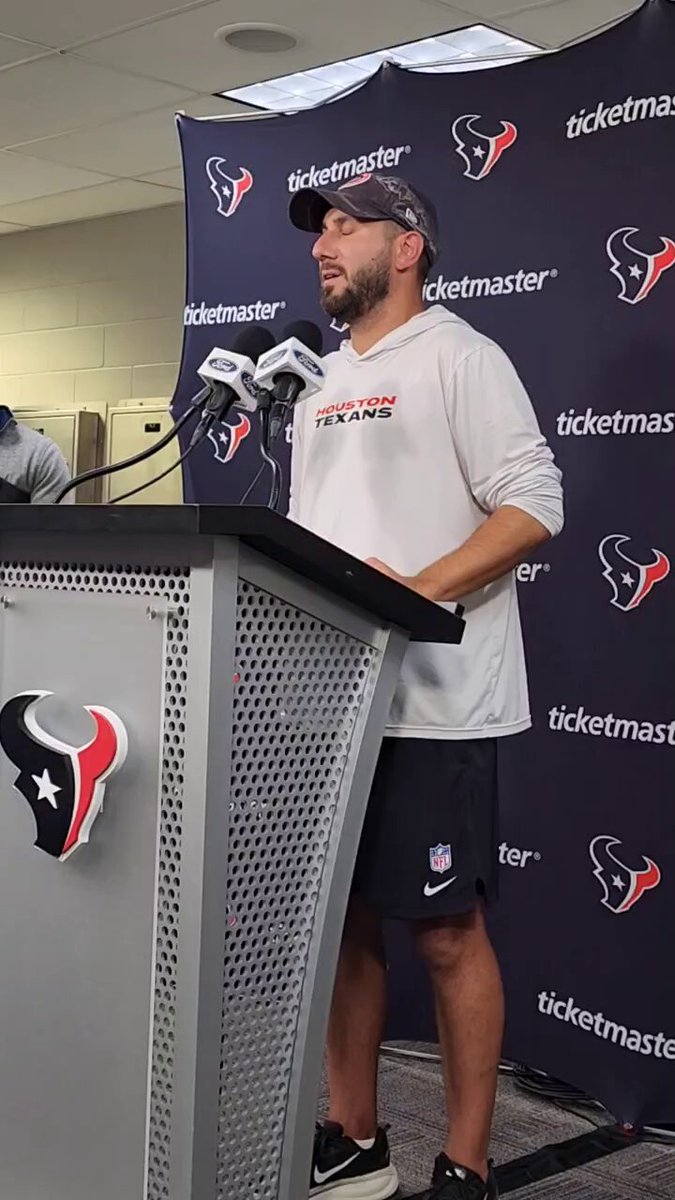 #Texans OC Nick Caley says he's a 'little superstitious' when it comes to the hat he wears on the sideline @KPRC2 