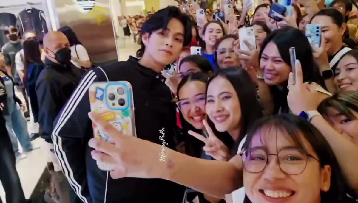 ⭐️アディダスオリジナルス ⭐️超超ドデカロゴ 「リバーシブル」⭐️ほぼ未使用 ⭐️アディダスオリジナルス ⭐️超超ドデカロゴ 「リバーシブル