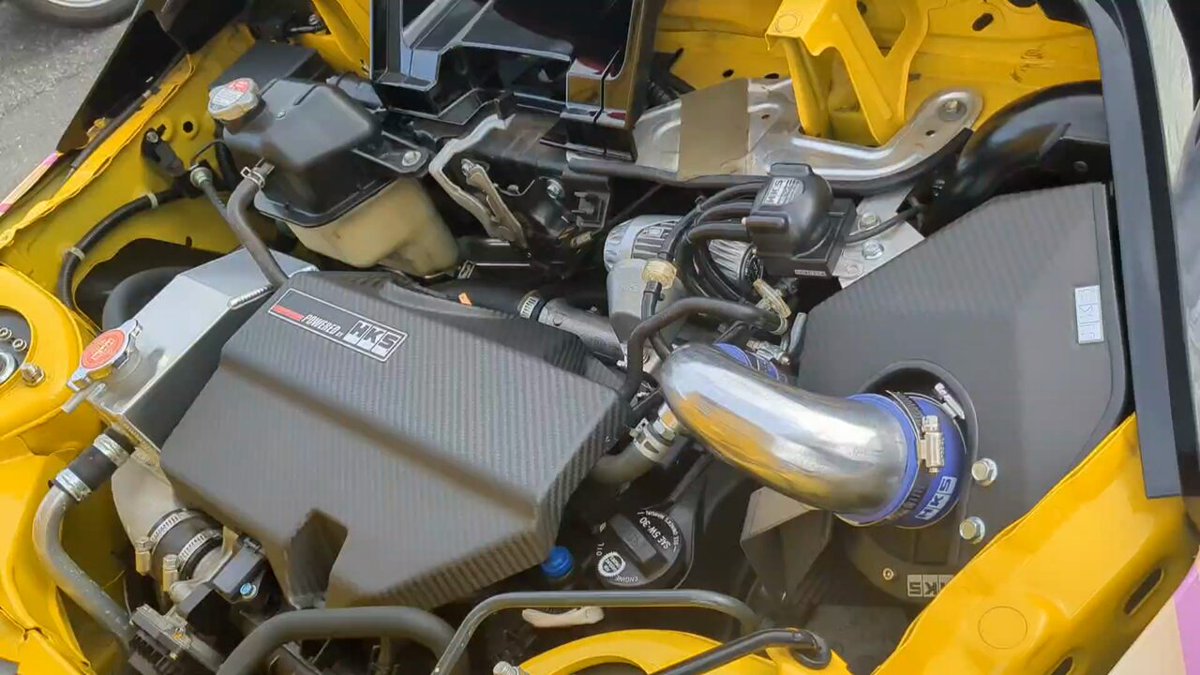 Arkさんのわためぇへの愛が溢れるエスロクわためぇ号!
ライニングパネルのSDわためぇを描かせてもらいましたっ
カスタム総額聞いたら泡吹いて倒れました
#痛車天国2025秋 
#つのまきあーと 