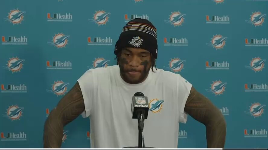 Yikes: Dolphins' star QB Tua Tagovailoa has officially lost it in his post-game press conference, making absolutely ZERO sense.

It's clearly time for Miami to move on from him.

😬😬😬

