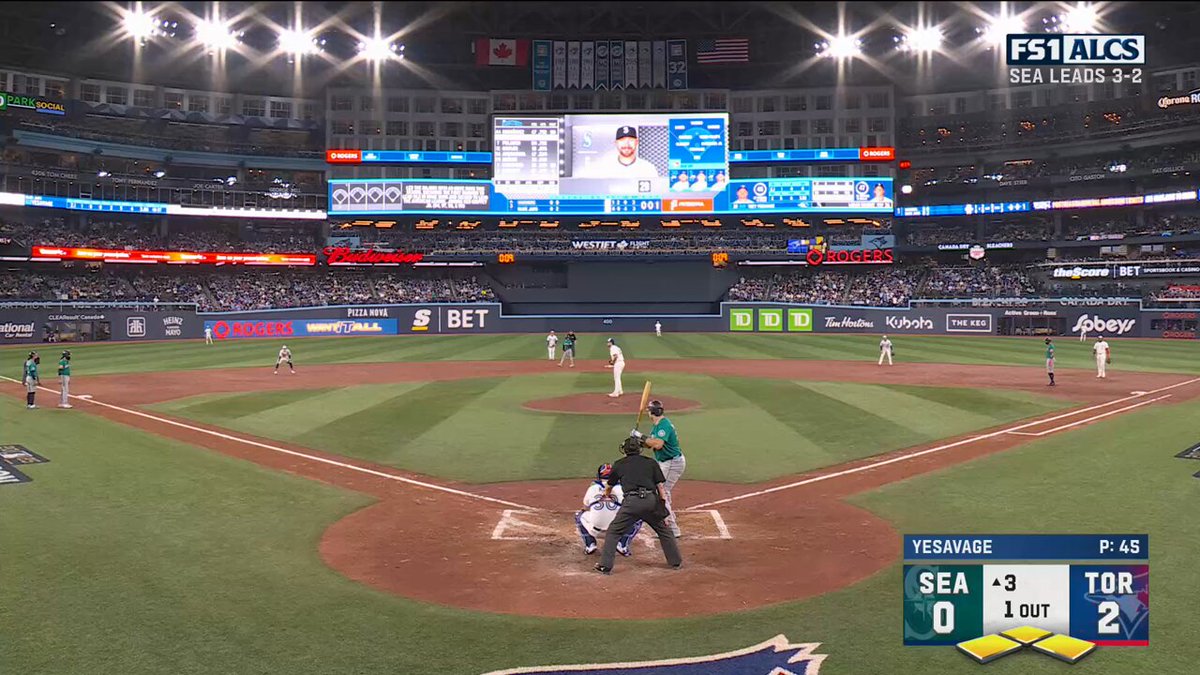 BOOM!

Trey Yesavage gets Cal Raleigh to hit into the double play to end the bases loaded threat!

📺: FS1 