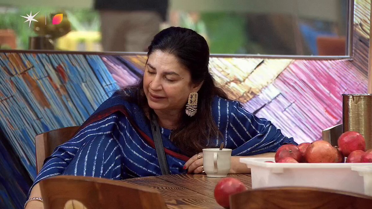 Fight over food! Neelam vs Picture