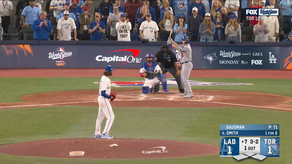 WILL SMITH GIVES THE DODGERS THE LEAD WITH A SOLO HOMER!

📺: #WorldSeries on FOX 