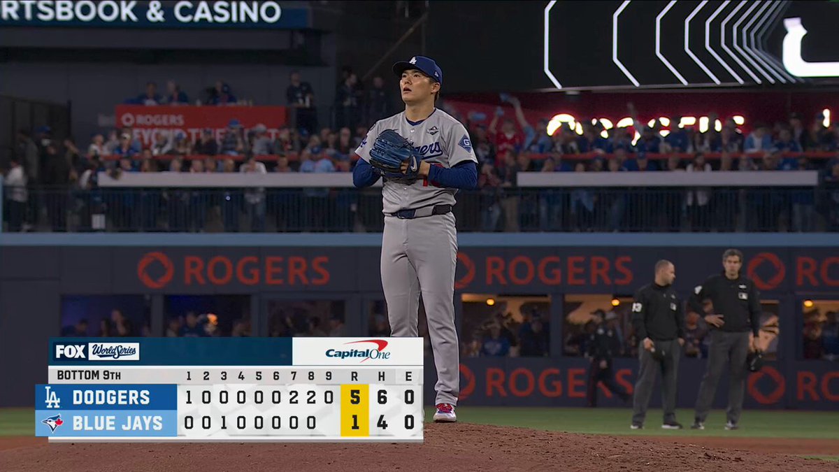 Yoshinobu Yamamoto takes the mound to start the 9th inning 💪

📺: #WorldSeries on FOX 