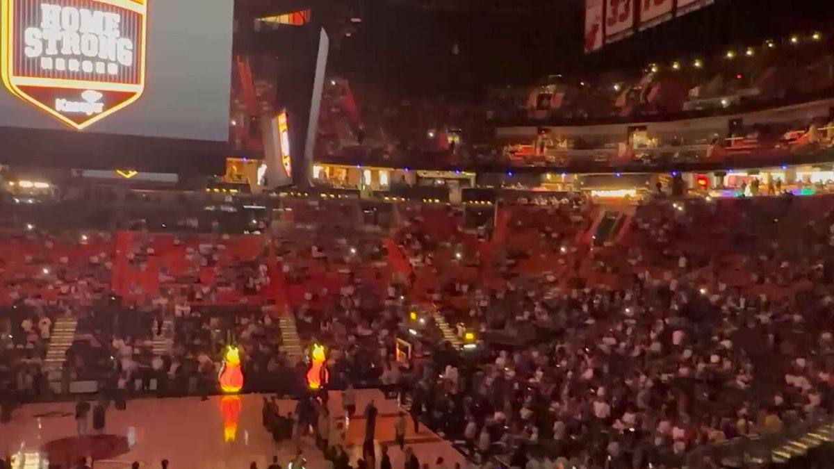 Dueling “let’s go Knicks” and “let’s go Heat” in pregame. So many Knicks jerseys here.