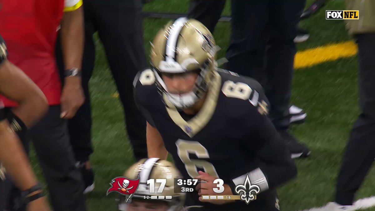 Saints fans cheer as rookie QB Tyler Shough enters the game to replace Spencer Rattler.

📺: FOX 