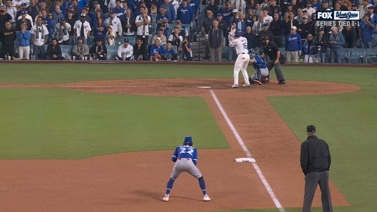 All of Dodger Stadium thought it was gone 😭
📺: #WorldSeries on FOX