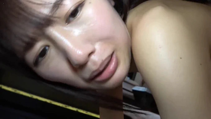 綾美なな クスコでおまんこの中まで丸見え。笑顔が素敵な美少女の奥の奥までじっくり観察。 笑顔で全てを受け止めてくれる、何でも許しちゃう系女子ななちゃんの一番深い所に無責任中出ししちゃいました。 【同人】素人セク子→ 同人撮影 12