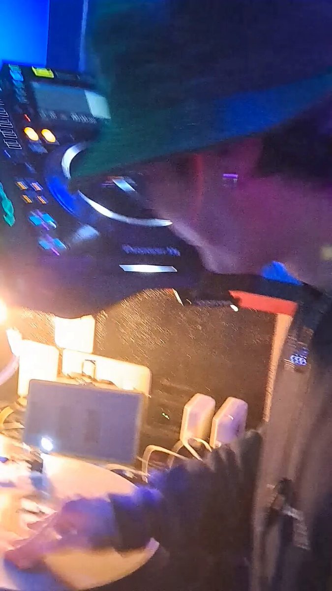 （6月VIP 15%off中） Akiです❣0610 成都ありがとう☺️✨ 上海にいきます🌏🕊 @oneokrockofficial