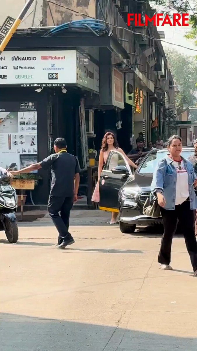 The gorgeous #RaashiiKhanna was spotted Picture