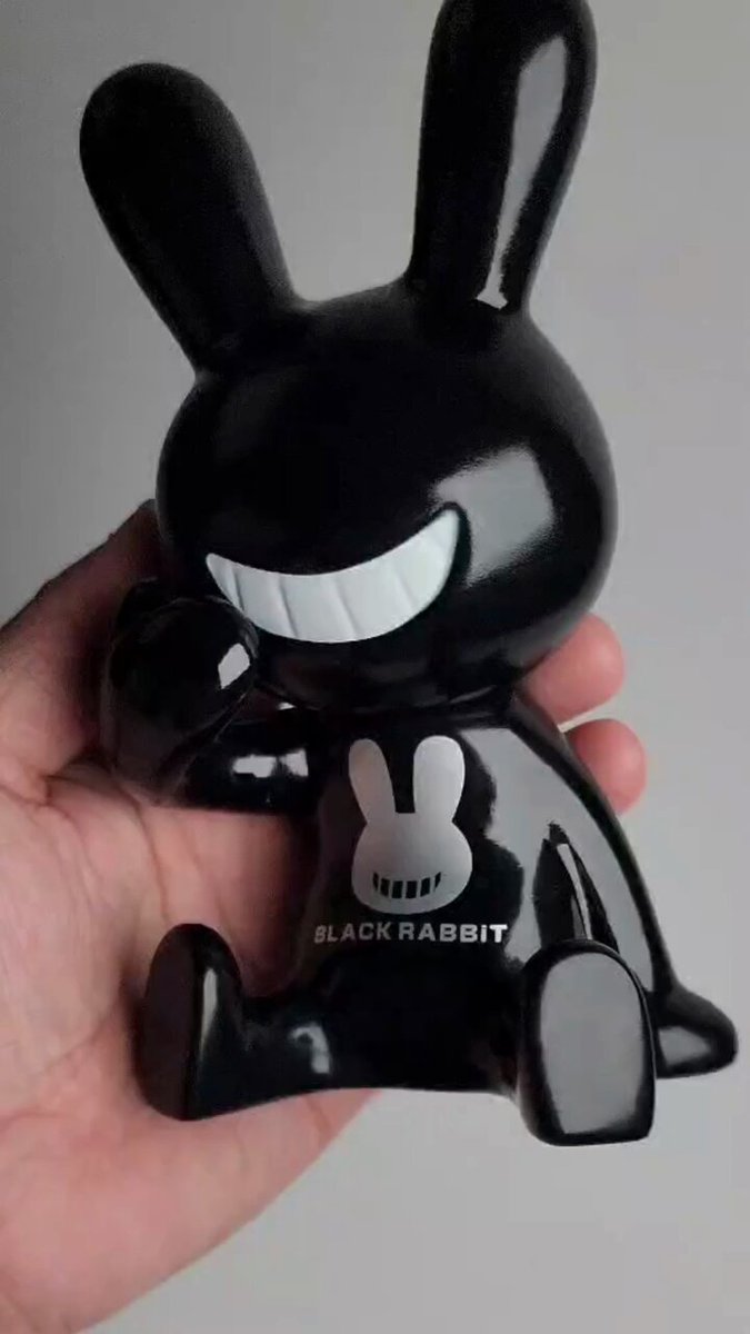 【タン☆ホグリオ専用】ヴァイスブラックラベル　ウォールナットの正体 クルミSSP BLACK RABBiT BIG SOFVI COLOR：グロスブラック＋ロゴのサンプルが