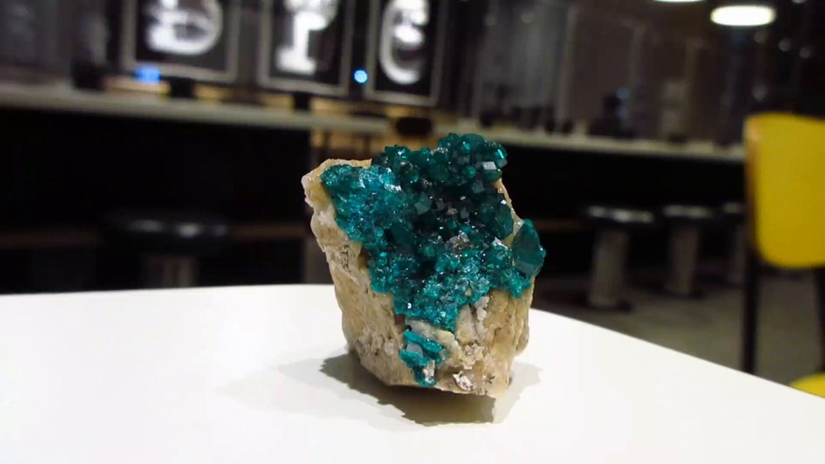 ナミビア共和国 オシコト州 ツメブ鉱山産のダイオプテーズ(翠銅鉱