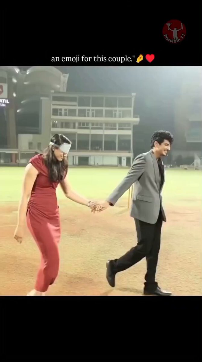 Smriti mandhana received a surprise Picture