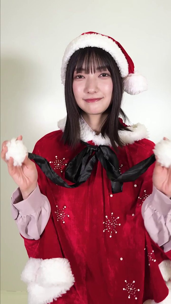 ╭━━━━━━━━━━━━╮ みて〜！ サンタさん、似合ってる