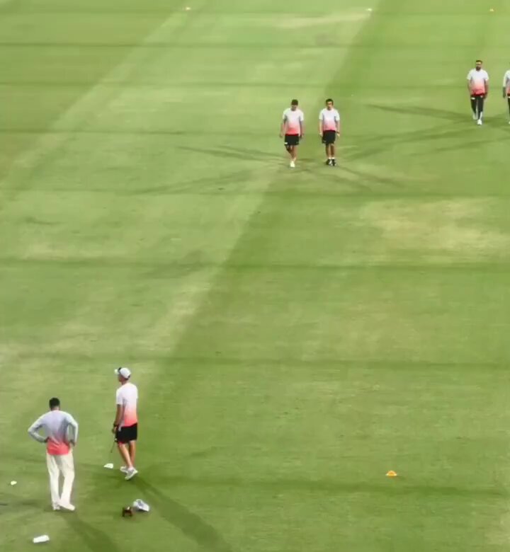 Fans Booed at Gautam Gambhir Picture