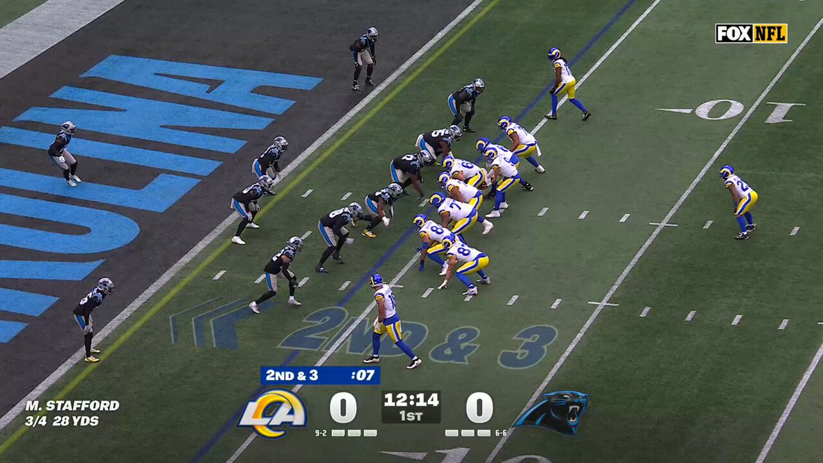 Matthew Stafford ➡️ Davante Adams. 7-0 Rams. 

📺: FOX 