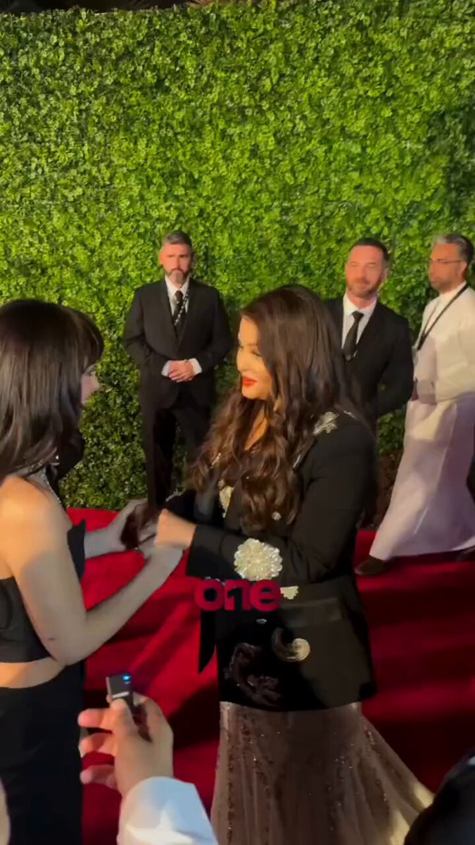 Unexpected Collab Aishwarya Rai X Picture