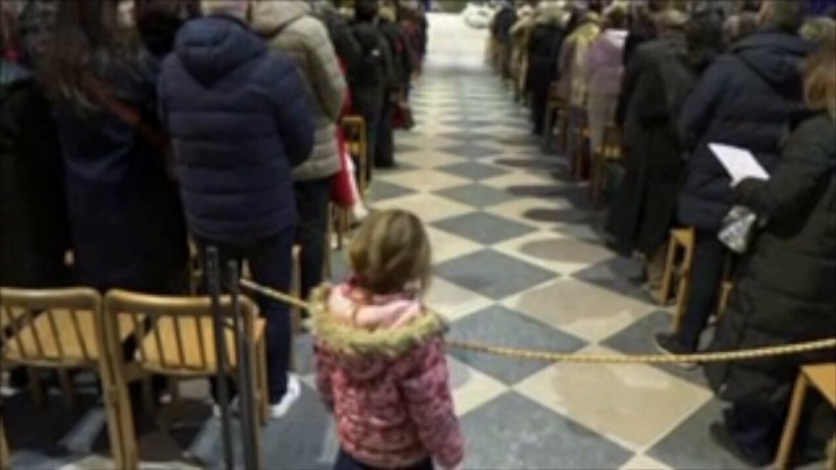 نبض الأخبار: كاتدرائية نوتردام تستقبل 11 مليون زائر بعد عام من إعادة افتتاحها. شاهد معنا بي بي سي نيوز عربي على موقعنا وعبر قناتنا على يوتيوب 