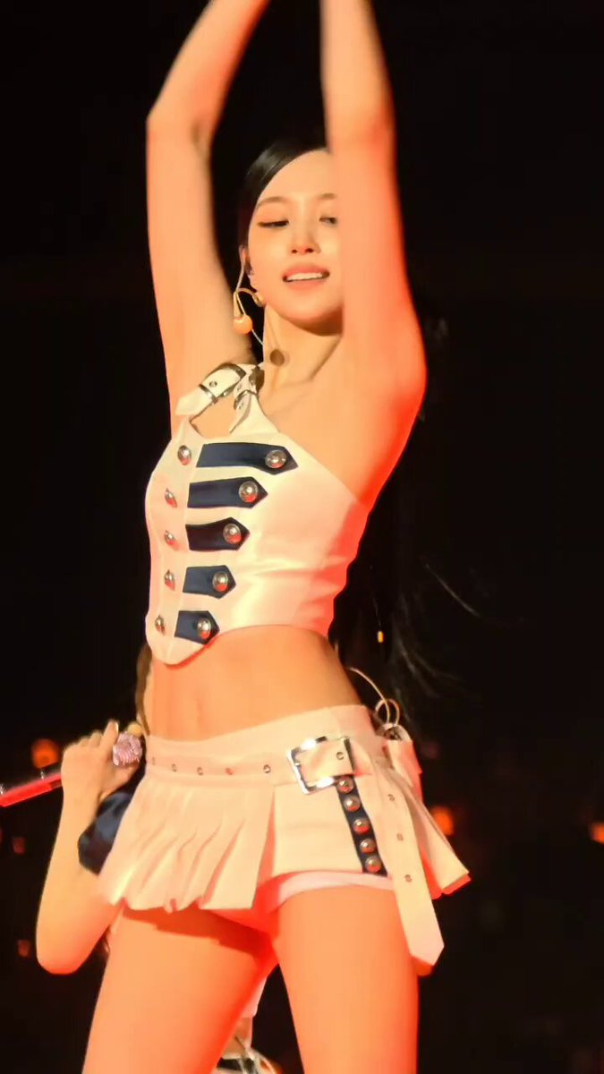 I m forever in awe of this woman 😍 #TWICE_THISISFOR_WORLD_TOUR