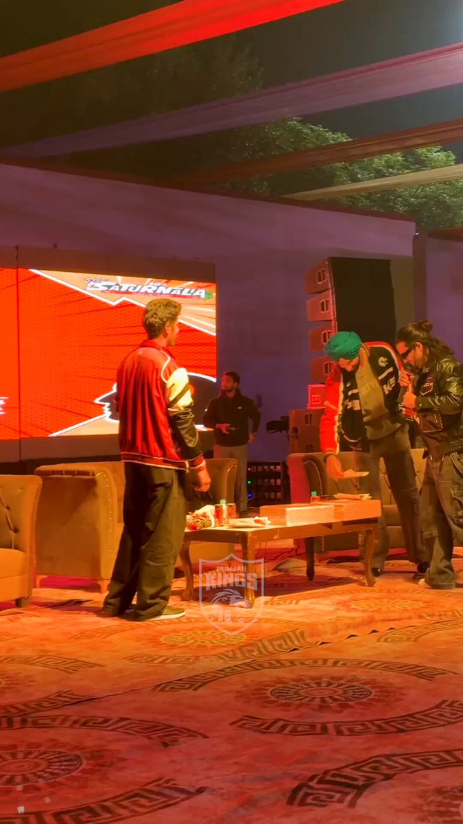 Shashank pulls out the iconic Picture